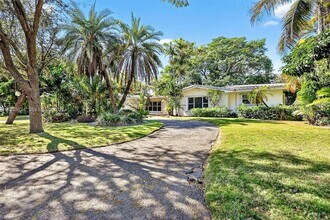 11890 SW 72nd Pl in Miami, FL - Building Photo - Building Photo