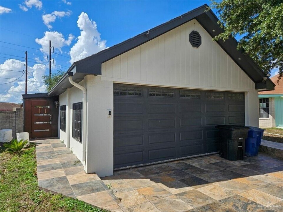 2828 Highland Ave in McAllen, TX - Building Photo