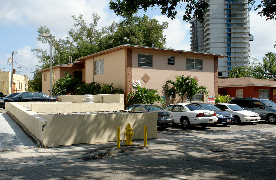 1453 NW 13th Ter in Miami, FL - Building Photo