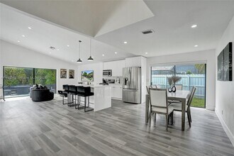 4920 NW 83rd Terrace in Lauderhill, FL - Building Photo - Building Photo