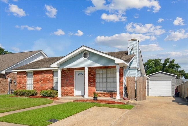 241 River Village Dr in Destrehan, LA - Foto de edificio - Building Photo