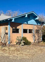 1005 Girard Blvd NE in Albuquerque, NM - Building Photo
