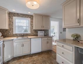 438 Old Bedford Rd in Concord, MA - Foto de edificio - Building Photo