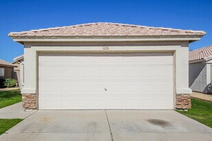 15746 W Young St in Surprise, AZ - Building Photo