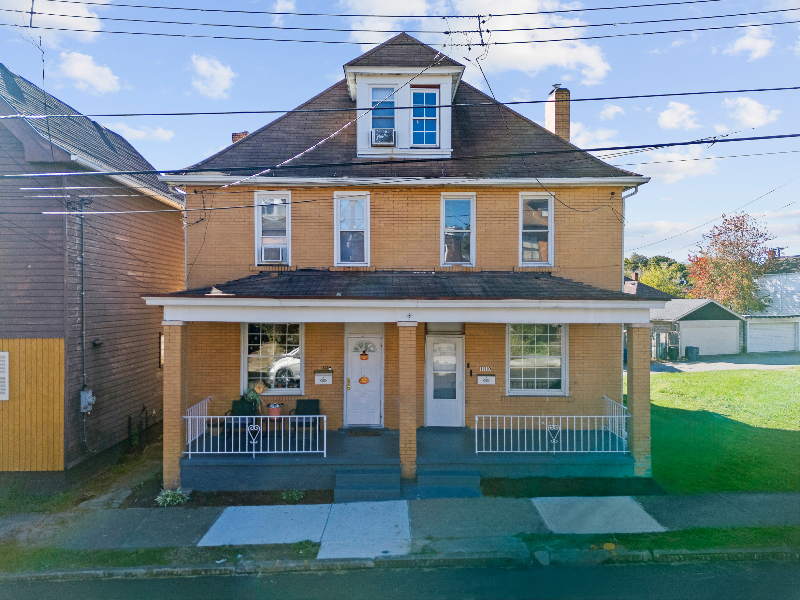 110 S 7th St in Duquesne, PA - Building Photo