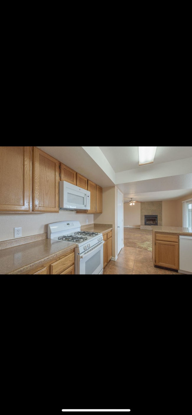10417 La Paz Dr
