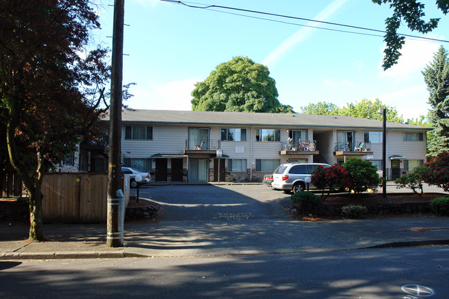 1902-1936 NE Wasco St in Portland, OR - Foto de edificio - Building Photo