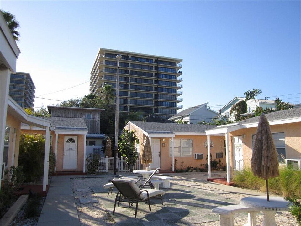 7797 W Gulf Blvd in Treasure Island, FL - Building Photo