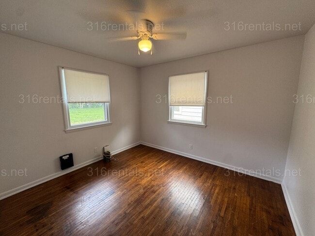 311 S Edwards Ave in Moundridge, KS - Building Photo - Building Photo