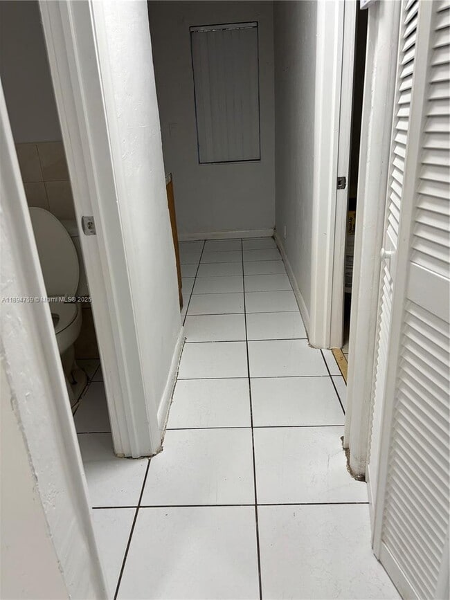 2070 Washington Ave in Opa Locka, FL - Building Photo - Building Photo