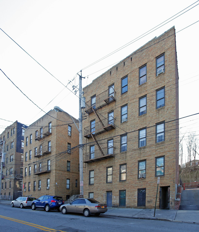 34 Pier St in Yonkers, NY - Building Photo - Building Photo