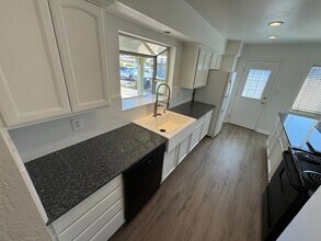 6622 Wellsboro Way in Citrus Heights, CA - Building Photo - Building Photo