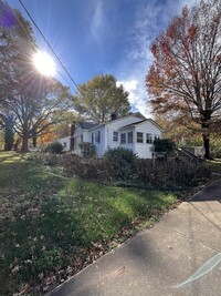 1127 Thompson Ave in Charlotte, NC - Foto de edificio - Building Photo