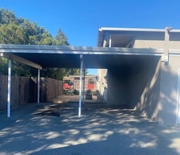 111 Yorkshire Ct, Unit Yorkshire C in Vallejo, CA - Foto de edificio - Building Photo