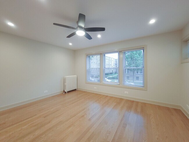 1921 W Winona St, Unit 1 in Chicago, IL - Building Photo - Building Photo