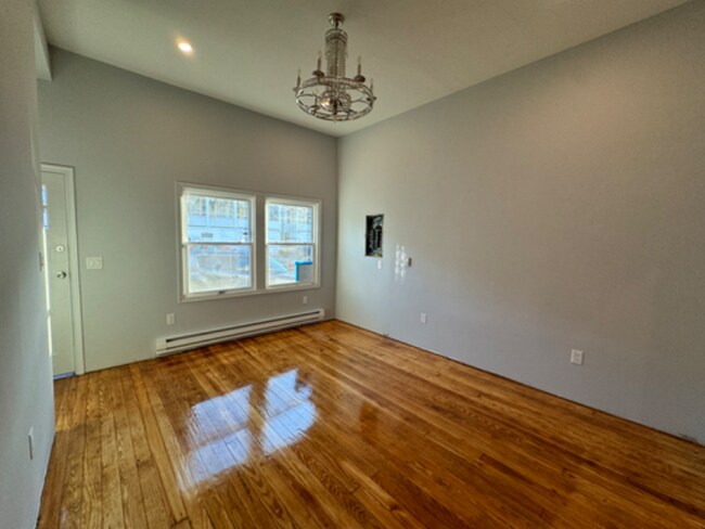 323 E Bertsch St in Lansford, PA - Building Photo - Building Photo