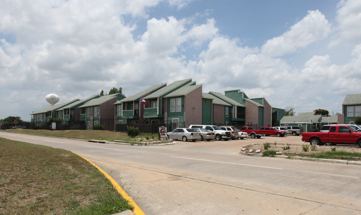 Coronado Park Apartments in Houston, TX - Building Photo