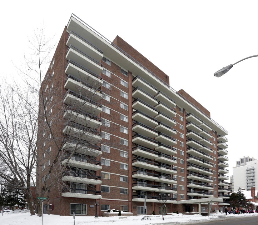 Cartier Square Apartments in Ottawa, ON - Building Photo