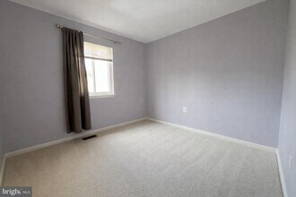 6046 Bonnie Bern Ct in Burke, VA - Building Photo - Building Photo