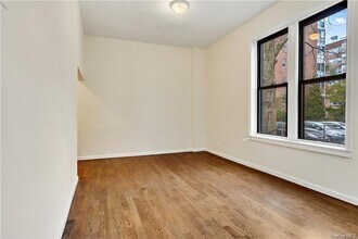 168 Myrtle Blvd, Unit D in Larchmont, NY - Building Photo - Building Photo