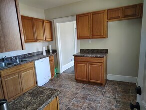6503 24th Ave, Unit Upper in Kenosha, WI - Foto de edificio - Building Photo