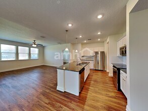 3278 Roundabout Dr in Middleburg, FL - Building Photo - Building Photo