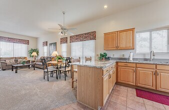 1924 W Demetrie Loop in Green Valley, AZ - Building Photo - Building Photo