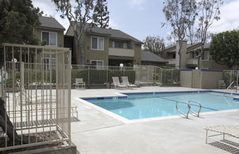 Sunrise Apartments in Orange, CA - Building Photo - Building Photo