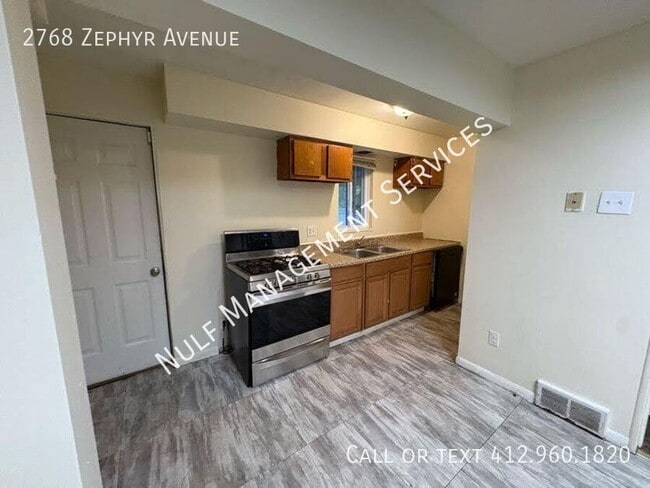 2768 Zephyr Ave in Pittsburgh, PA - Building Photo - Building Photo
