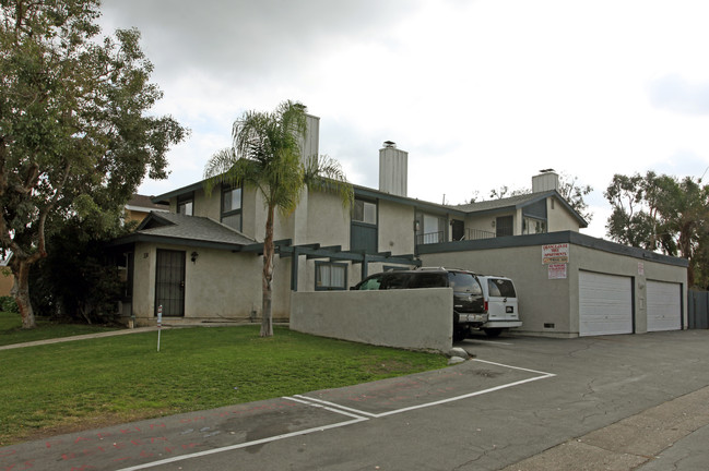 Orange Olive Tree Apartments in Orange, CA - Building Photo - Building Photo