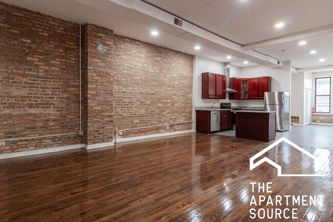 3345 N Clark St, Unit 3 in Chicago, IL - Building Photo - Building Photo