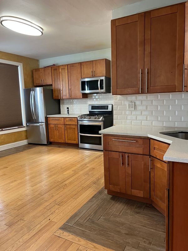 546 Congress Ave in New Haven, CT - Foto de edificio - Building Photo