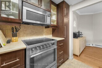 556 Laurier Ave W in Ottawa, ON - Building Photo - Building Photo