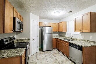6165 Leverett Dr in Stonecrest, GA - Building Photo - Building Photo