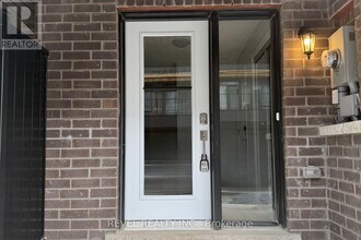 1160 Greentree Path in Oshawa, ON - Building Photo - Building Photo