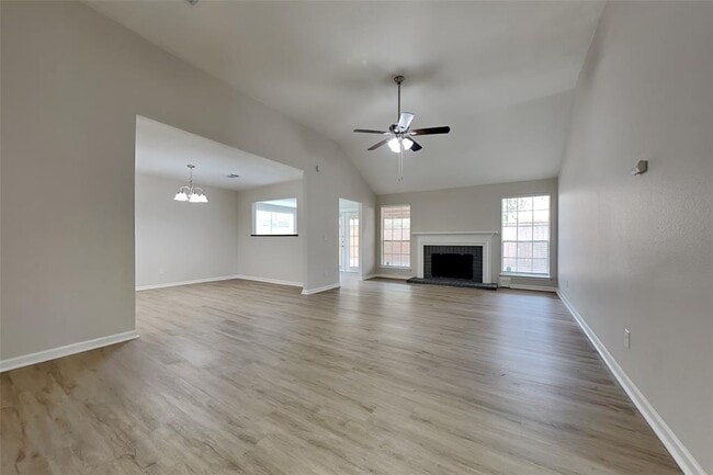 4010 Spring Meadow Dr in Pearland, TX - Building Photo - Building Photo