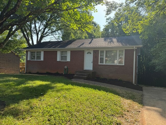 property at 918 Canterbury Ct