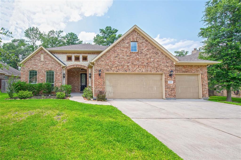 2048 Brookmont Dr in Conroe, TX - Building Photo