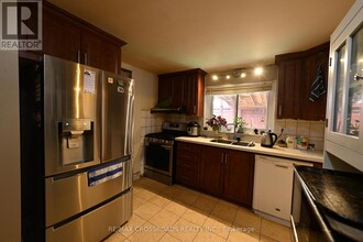 41 Gemshaw Crescent in Toronto, ON - Building Photo - Building Photo