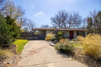 3005 Birdwood Cir in Austin, TX - Building Photo - Building Photo