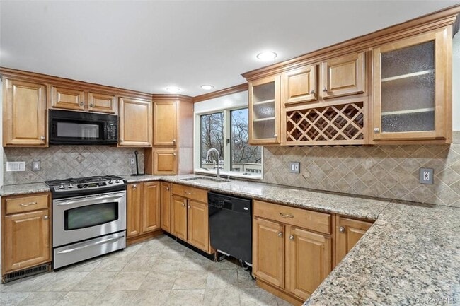 17 Valley Dr in Salisbury Mills, NY - Building Photo - Building Photo