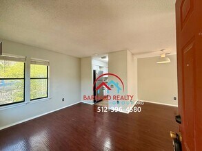 402 N Fredericksburg St in San Marcos, TX - Building Photo - Building Photo