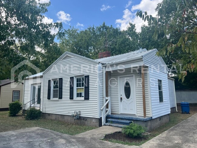 property at 1318 Woodward Rd