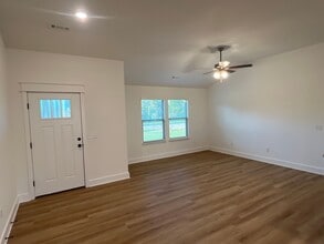 2441 E Timber Oak St in Republic, MO - Building Photo - Building Photo