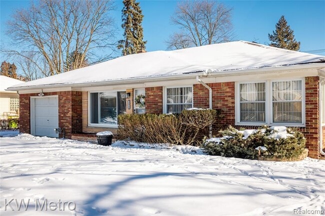 32348 Linderman Ave in Warren, MI - Building Photo - Building Photo