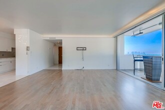 8787 Shoreham Dr in West Hollywood, CA - Building Photo - Building Photo