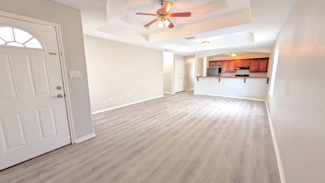 3601 N Arroyo Park Ln in Harlingen, TX - Foto de edificio