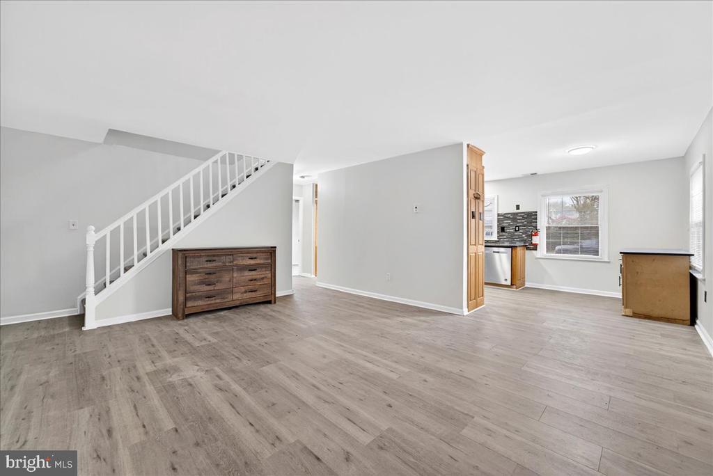 6 Sherwood Ln in Willingboro, NJ - Building Photo