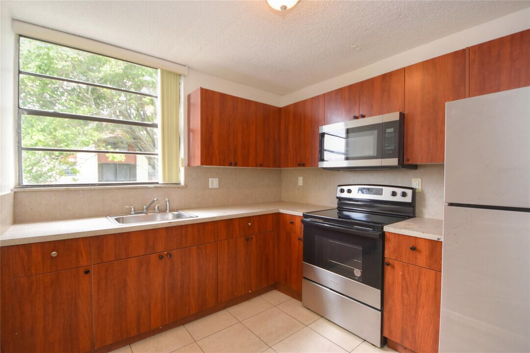 1790 NW 55th Ave in Lauderhill, FL - Building Photo