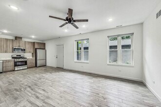 6135 S Kimbark Ave, Unit 103 in Chicago, IL - Foto de edificio - Building Photo